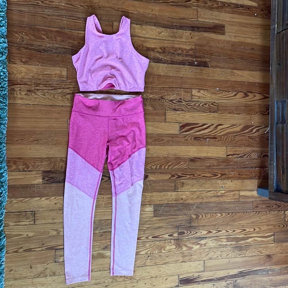 Outdoor Voices workout set! Reposhing from another seller, did not fit me. EUC